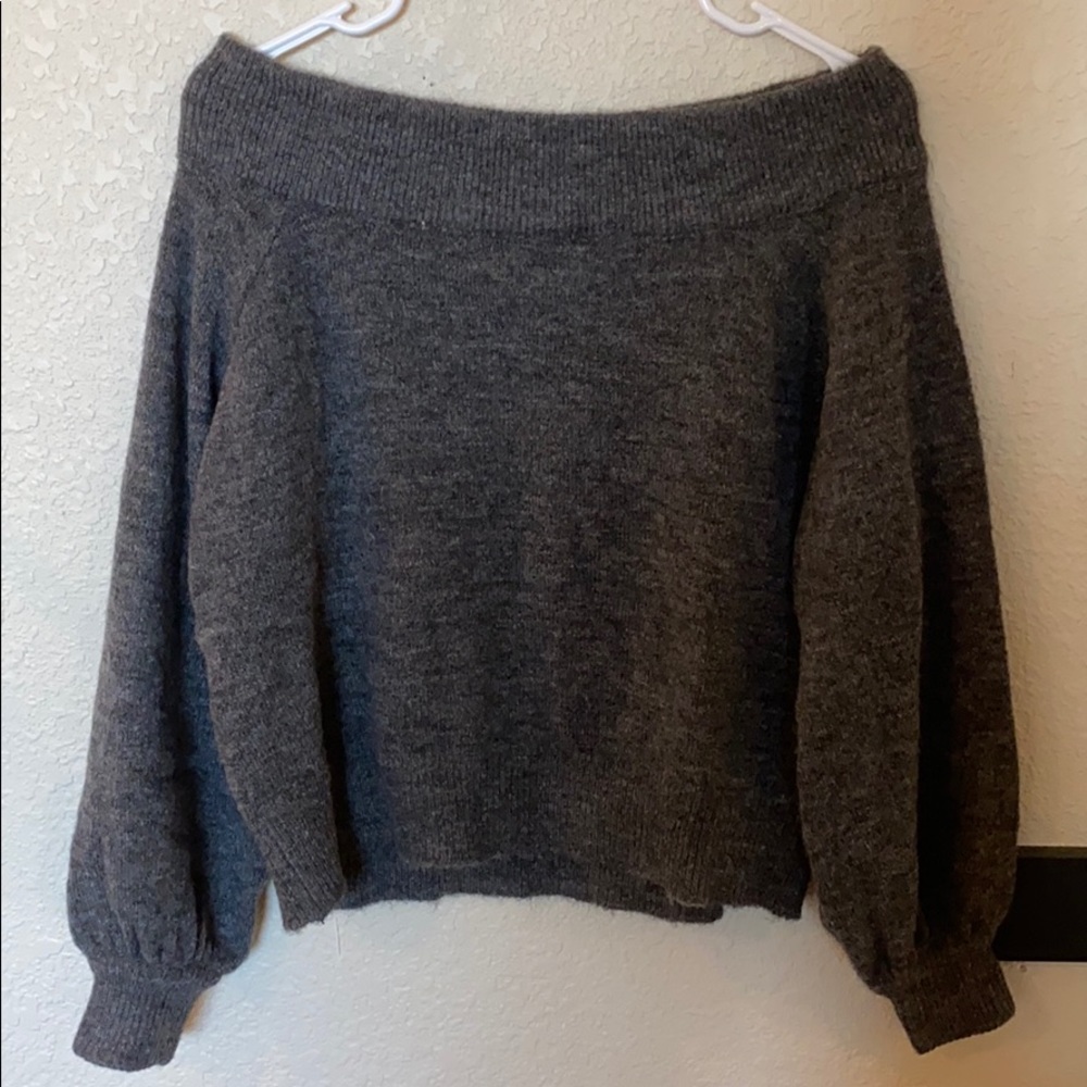 H&M OFF THE SHOULDER SWEATER